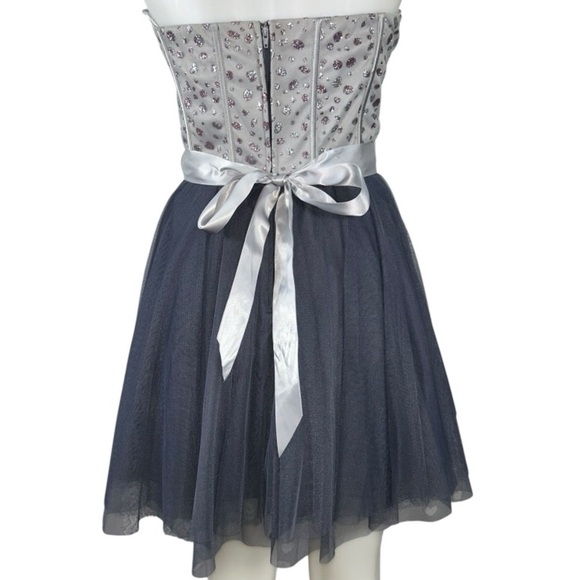 Nights By Teeze Me Junior Sz 7 Strapless Sweetheart Neck Fit & Flare Dress Gray - Picture 8 of 11